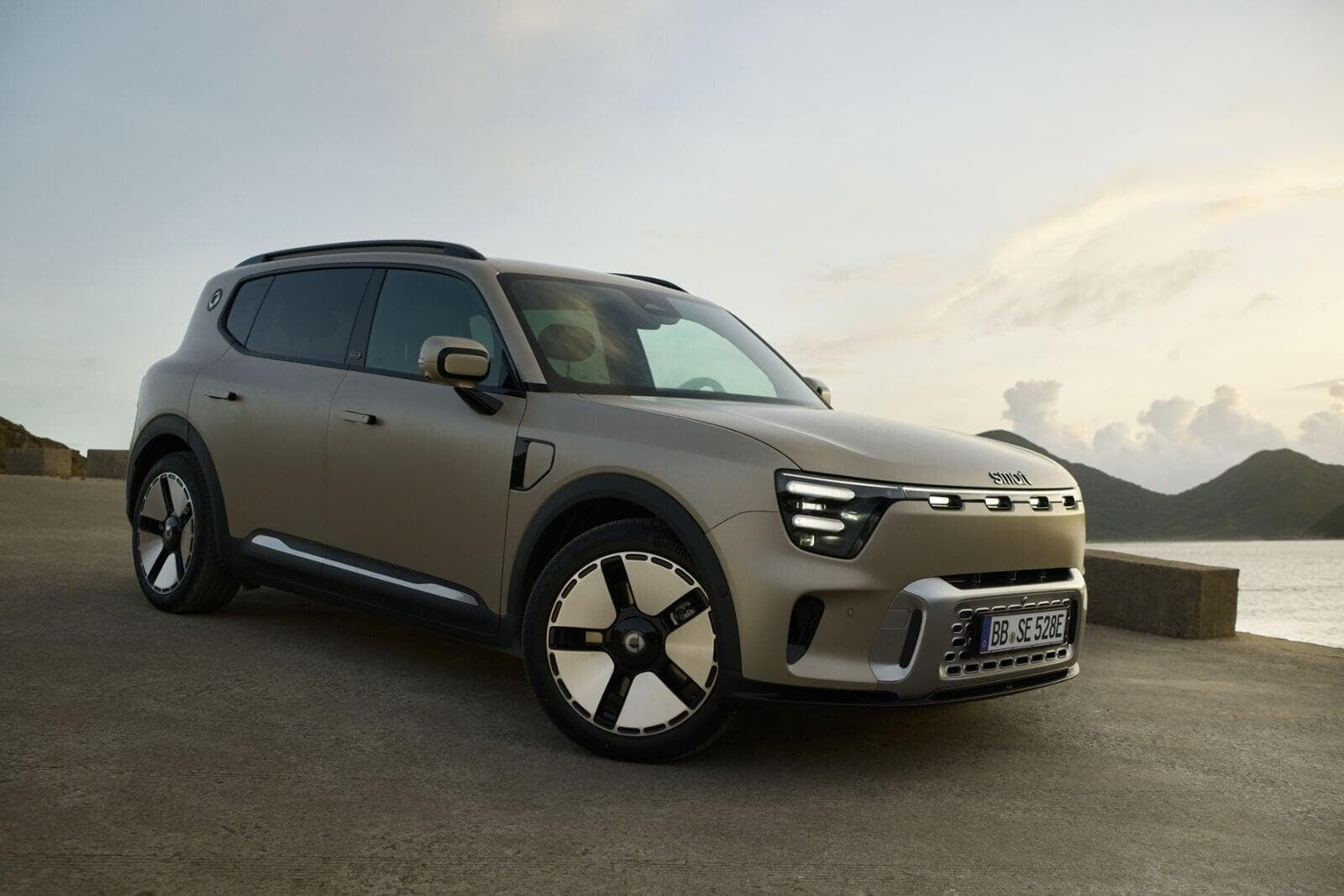 Smart unveils the All-New #5